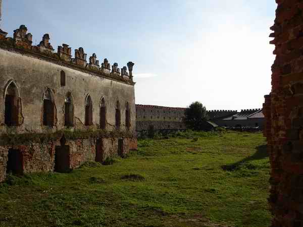 Меджибож, старинная крепость